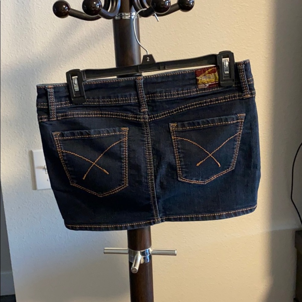 Mini skirt - Picture 2 of 2